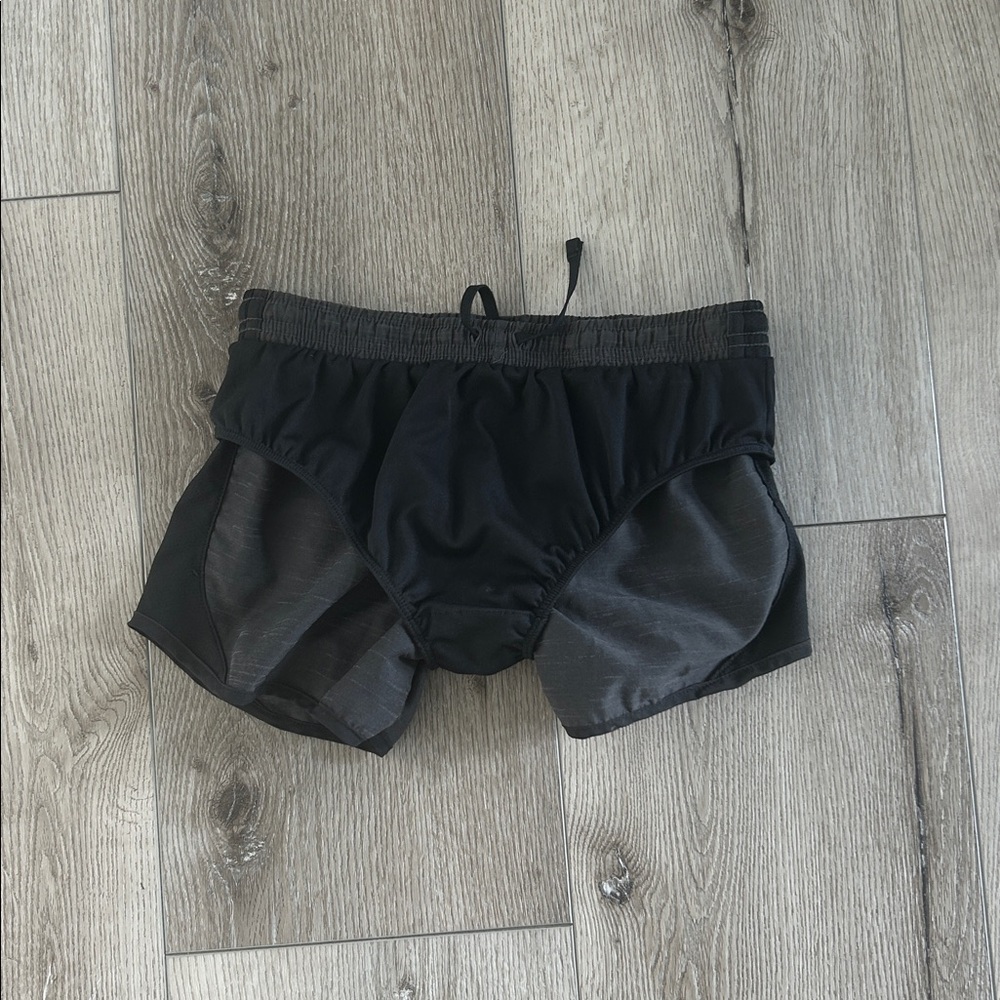 Girls Nike Athletic Shorts - Picture 4 of 4